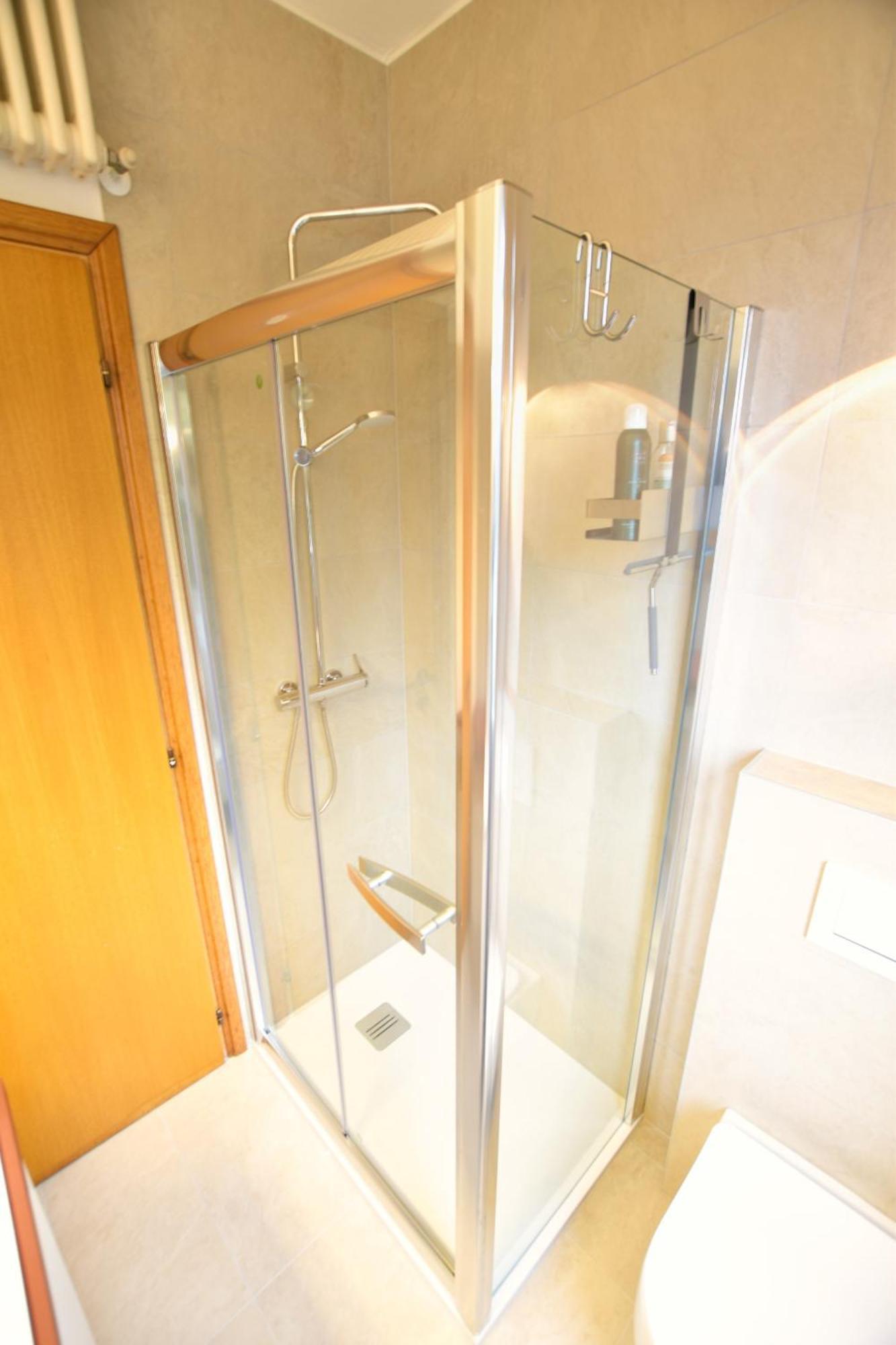 2-Bedroom Lakeview Apartment Bella Gaeta San Siro  Dış mekan fotoğraf